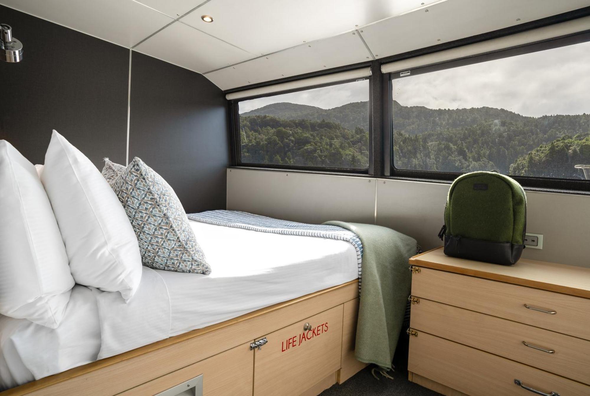 Milford Sound Overnight Cruise - Fiordland Discovery Exteriér fotografie