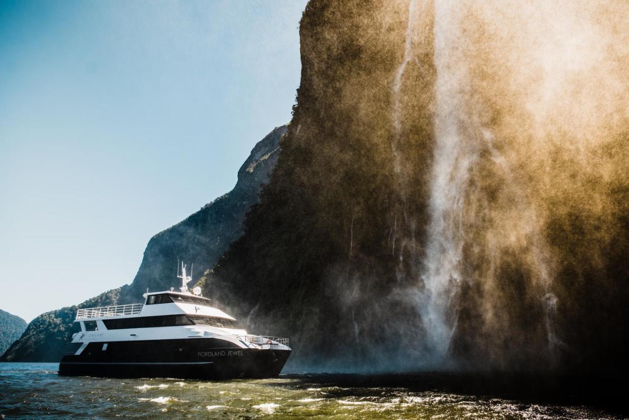 Milford Sound Overnight Cruise - Fiordland Discovery Exteriér fotografie