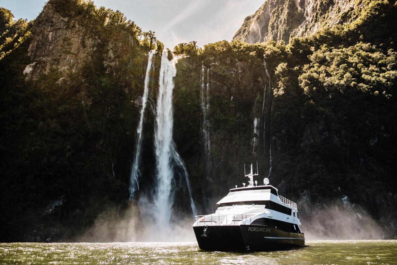 Milford Sound Overnight Cruise - Fiordland Discovery Exteriér fotografie