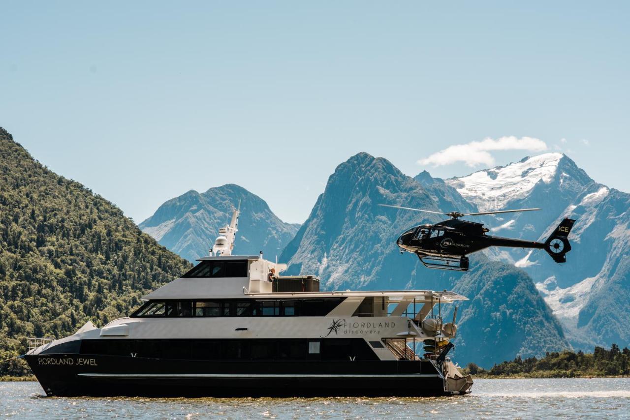 Milford Sound Overnight Cruise - Fiordland Discovery Exteriér fotografie