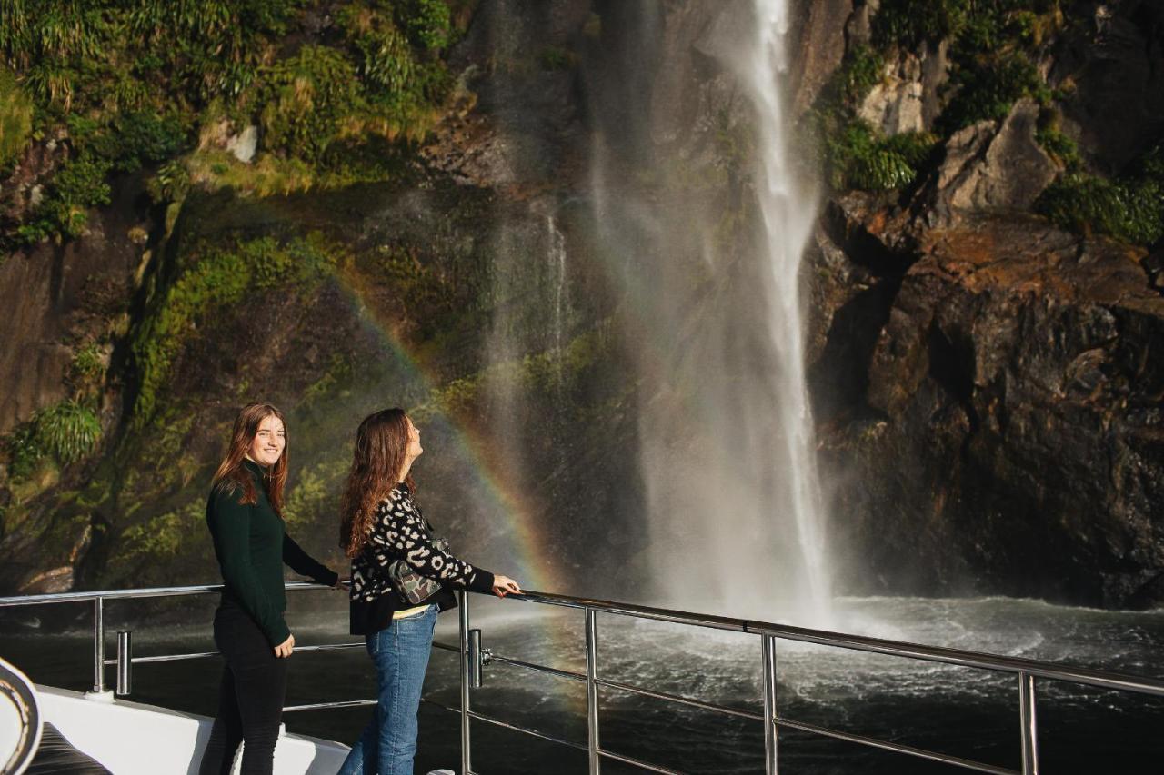 Milford Sound Overnight Cruise - Fiordland Discovery Exteriér fotografie